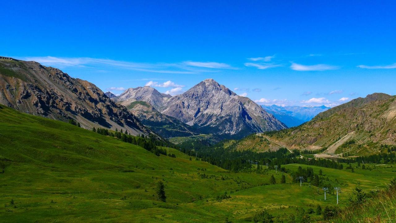 L'Etesy, rénové en 2021, pied des pistes et spa Montgenèvre Extérieur photo