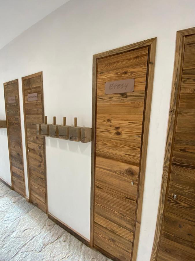 L'Etesy, rénové en 2021, pied des pistes et spa Montgenèvre Extérieur photo
