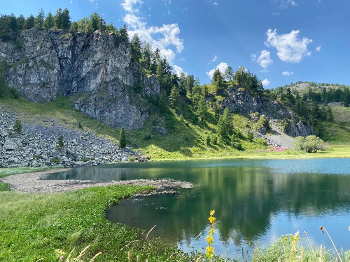 L'Etesy, rénové en 2021, pied des pistes et spa Montgenèvre Extérieur photo